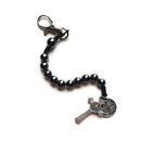 Pulseras de San Benito con cruz de rosario y cuentas de hematita